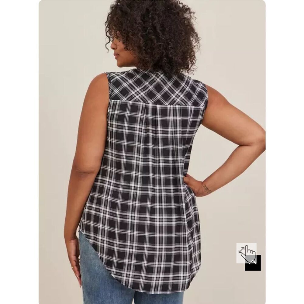 NWT torrid Harper Sleeveless Plaid Georgette Blouse - Black/White - Picture 2 of 11